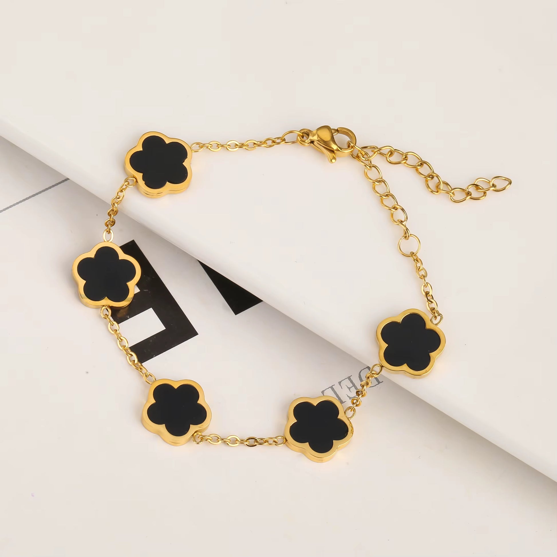Aurelia Clover