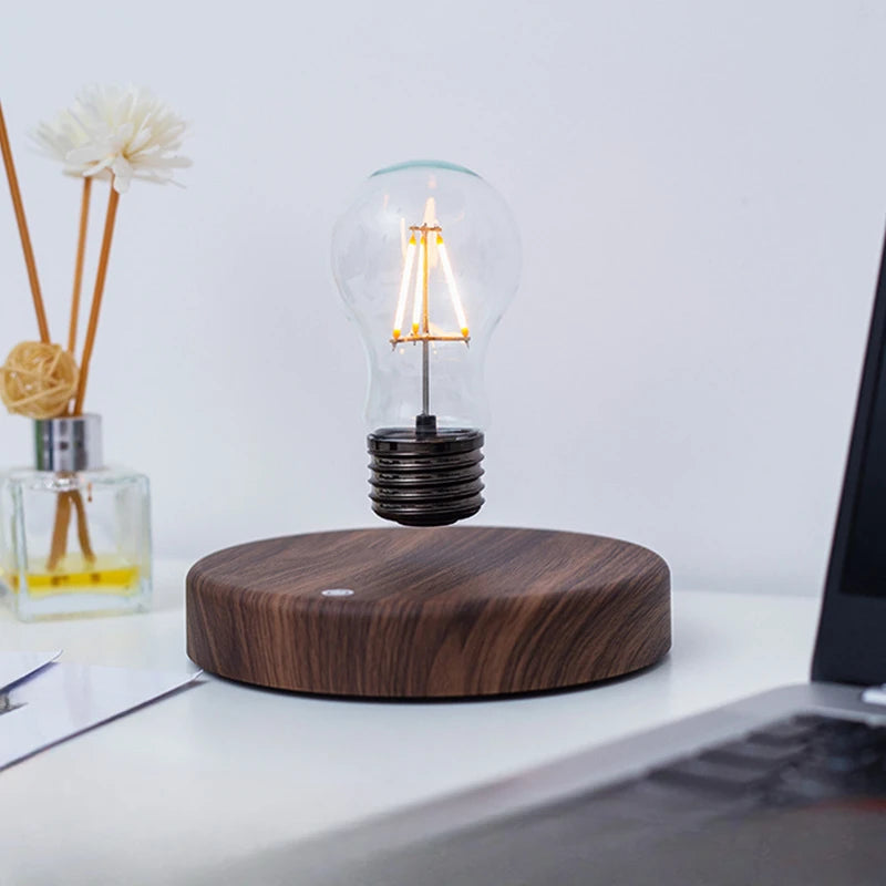 Levora Lamp