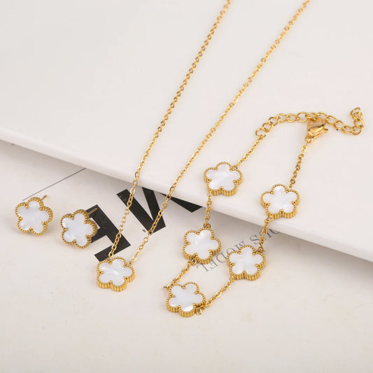 Aurelia Clover