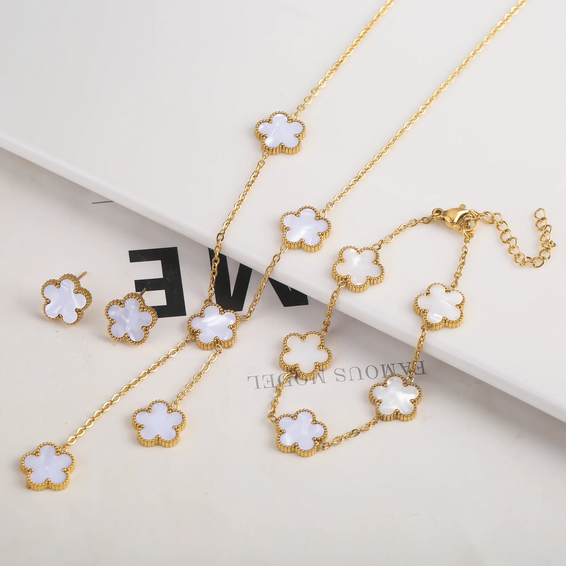 Aurelia Clover