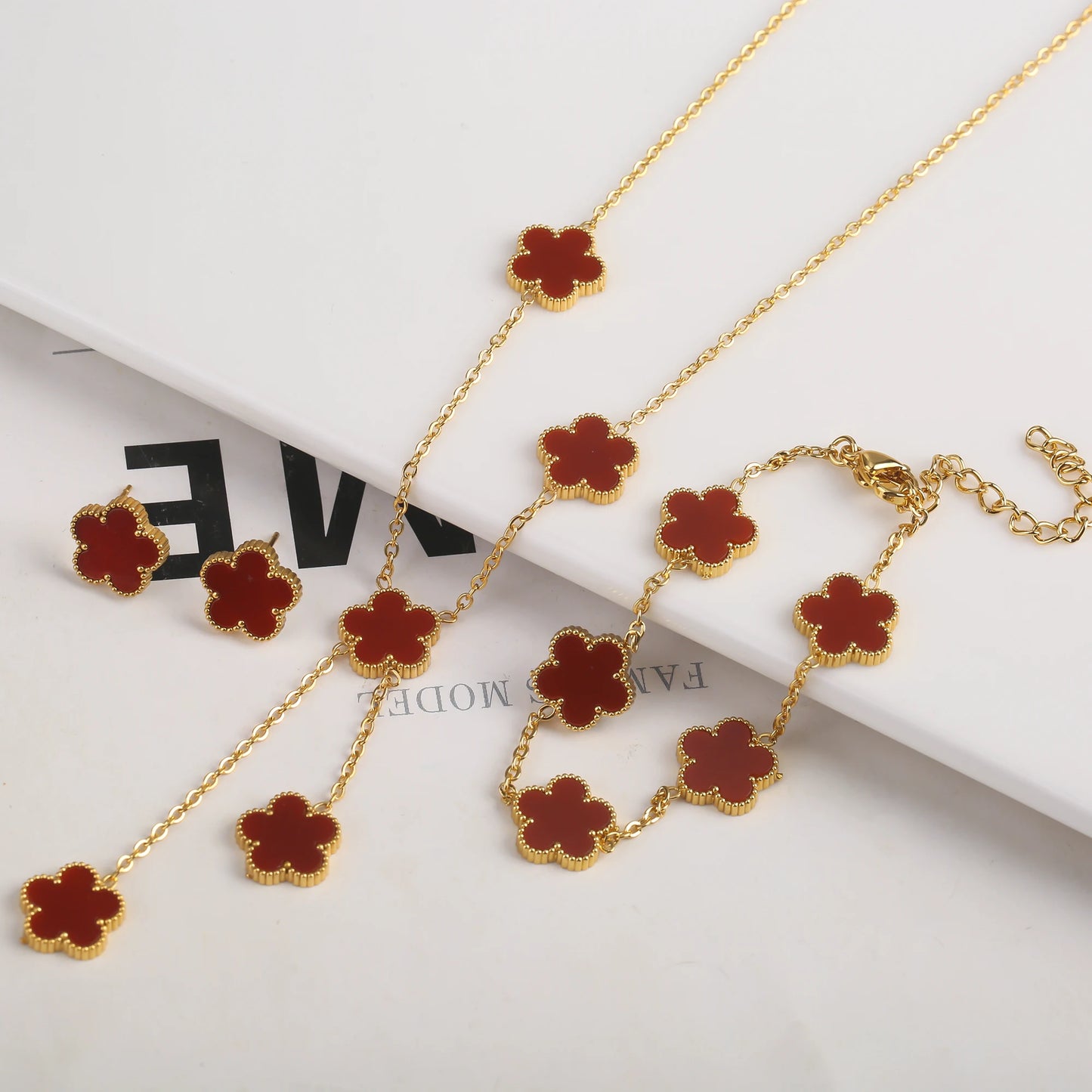 Aurelia Clover