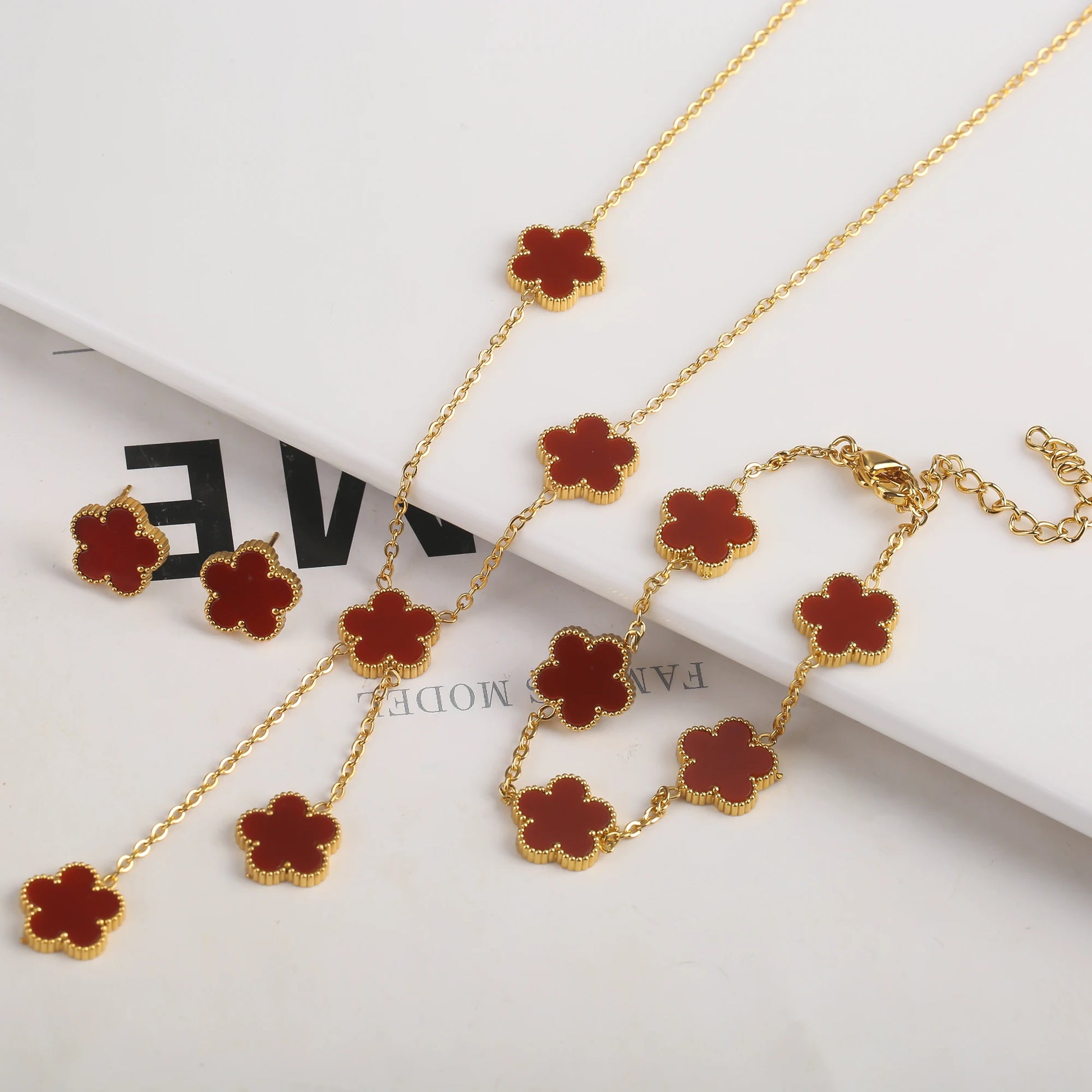 Aurelia Clover